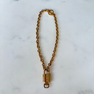 Louis Vuitton Authentic Lock on Unbranded Chain
